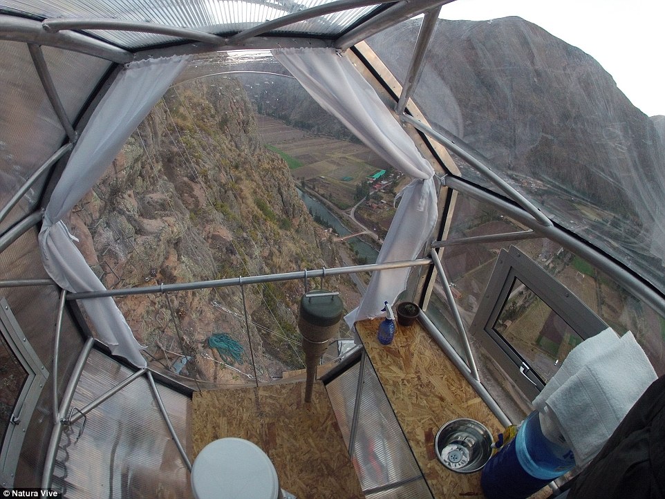 BBC: El hotel en Perú donde puedes dormir colgando de un precipicio